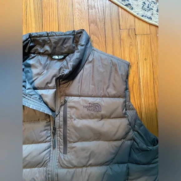 NorthFace 550 Insulated Goose Down Grey Vest 🪿 - Picture 2 of 6